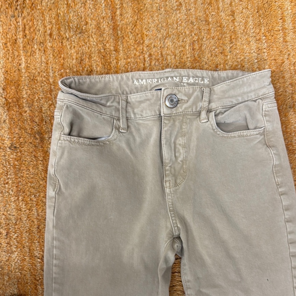 American Eagle Outfitters woman’s Beige Jeans